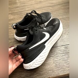 COPY - Nike women running/walking shoes